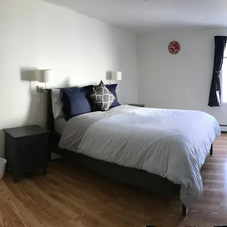 Walk 2Mins To West Point Academy! Free Private Parking Wifi Apartment